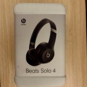 Beats by Dre Solo 4 On-Ear Headphones - Black